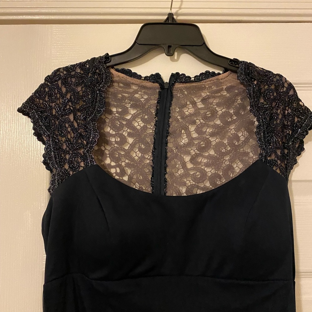 Beautiful cap sleeved dress.